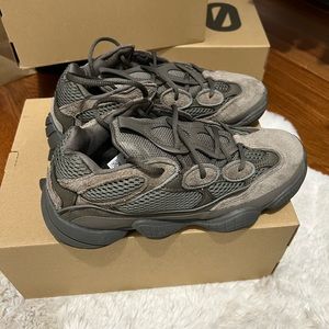 Authentic Yeezy 500 Clay brown (worn once )